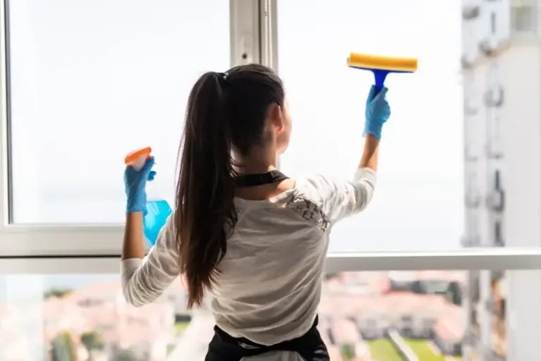 The Ultimate Guide to Window Cleaning in Abu Dhabi: Tips & Tricks