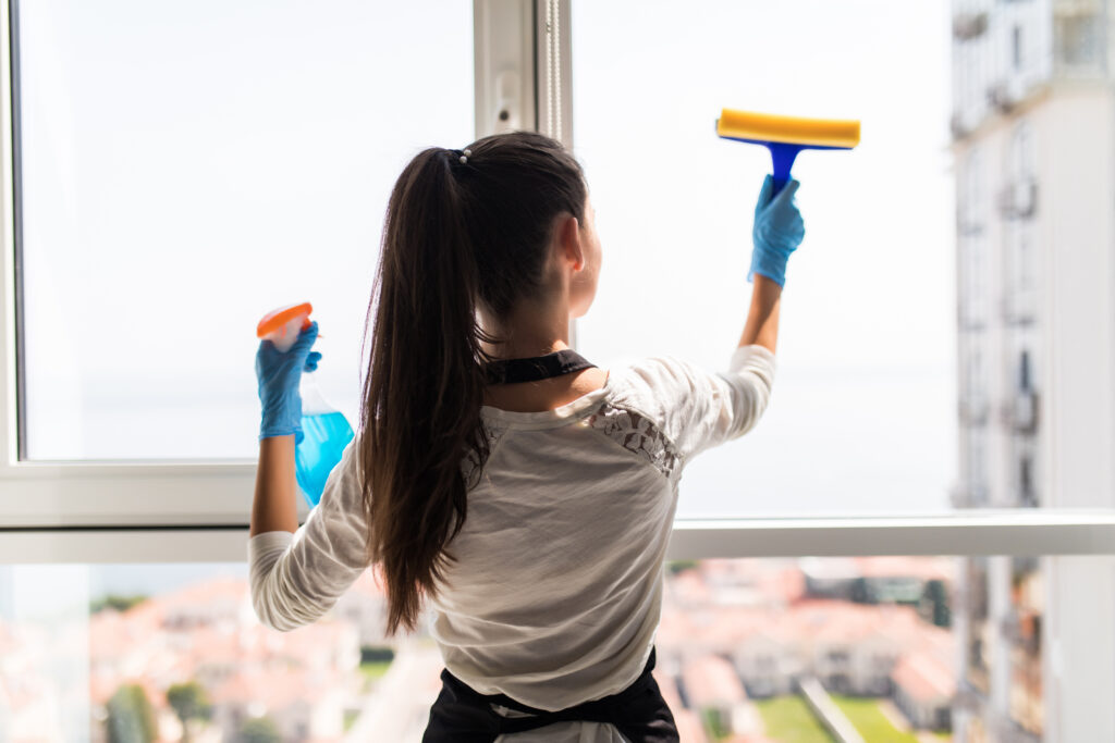 The Ultimate Guide to Window Cleaning in Abu Dhabi: Tips & Tricks